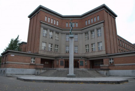 Doma v Hradci: Zveme Vás na Sympozium Gočár 2010